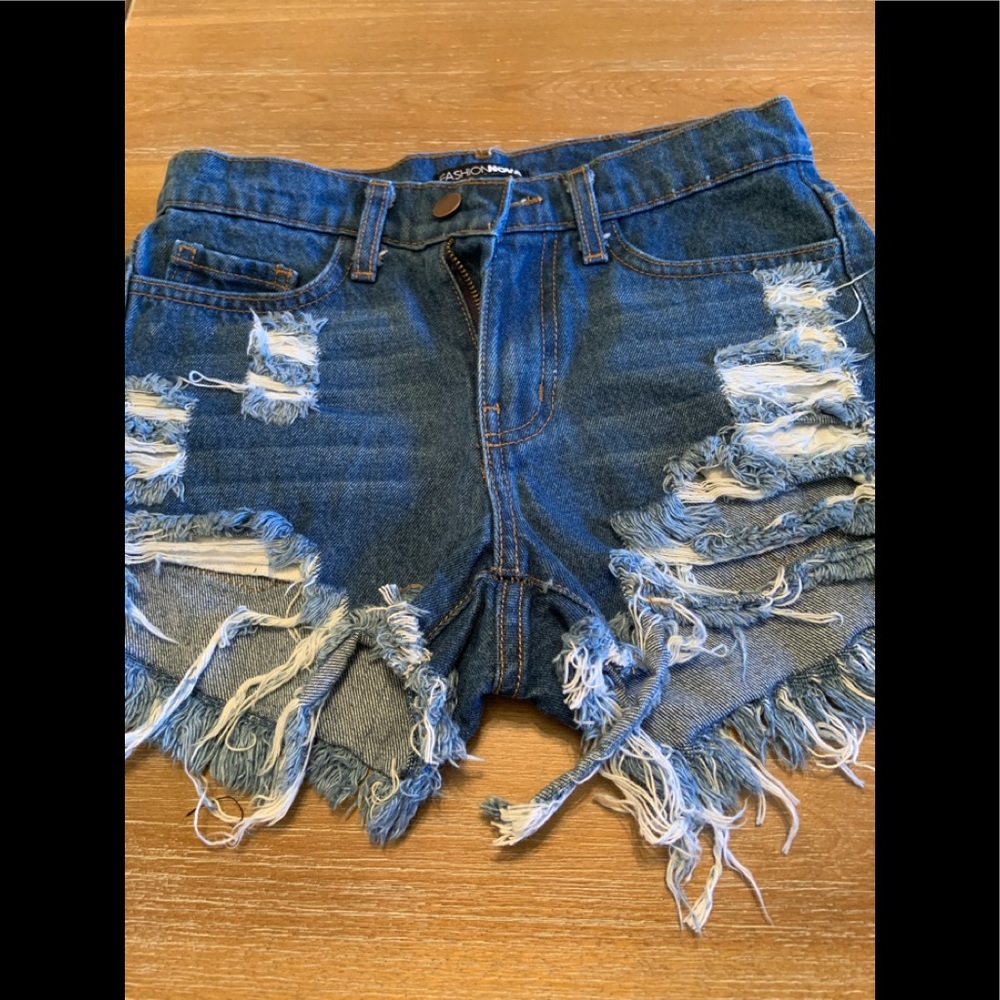 Fashionnova distressed shorts